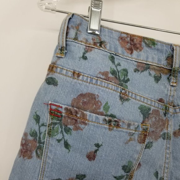 BDG Super High Rise Foxy Floral Print Shorts Size 26 - Picture 6 of 8
